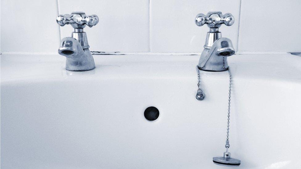 Dva kohoutky: Největší instalatérská záhada lidstva