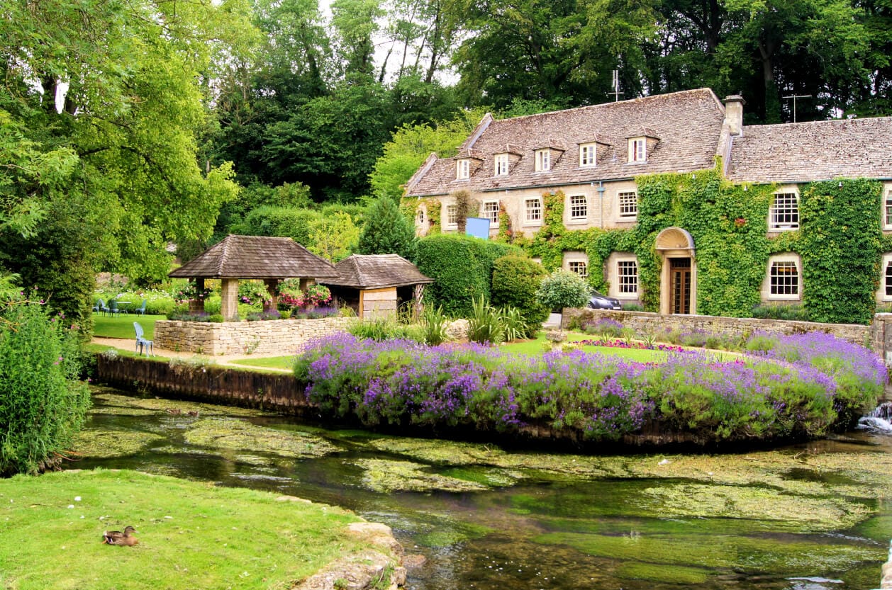Cotswolds: Proč britský venkov vypadá jako z katalogu na štěstí?