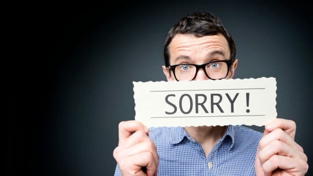 Sorry, sorry, sorry: Proč se Britové omlouvají, i když jim šlápnete na krk